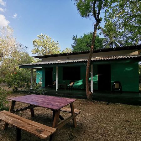 The Nilmini Lodge Сигирия Экстерьер фото