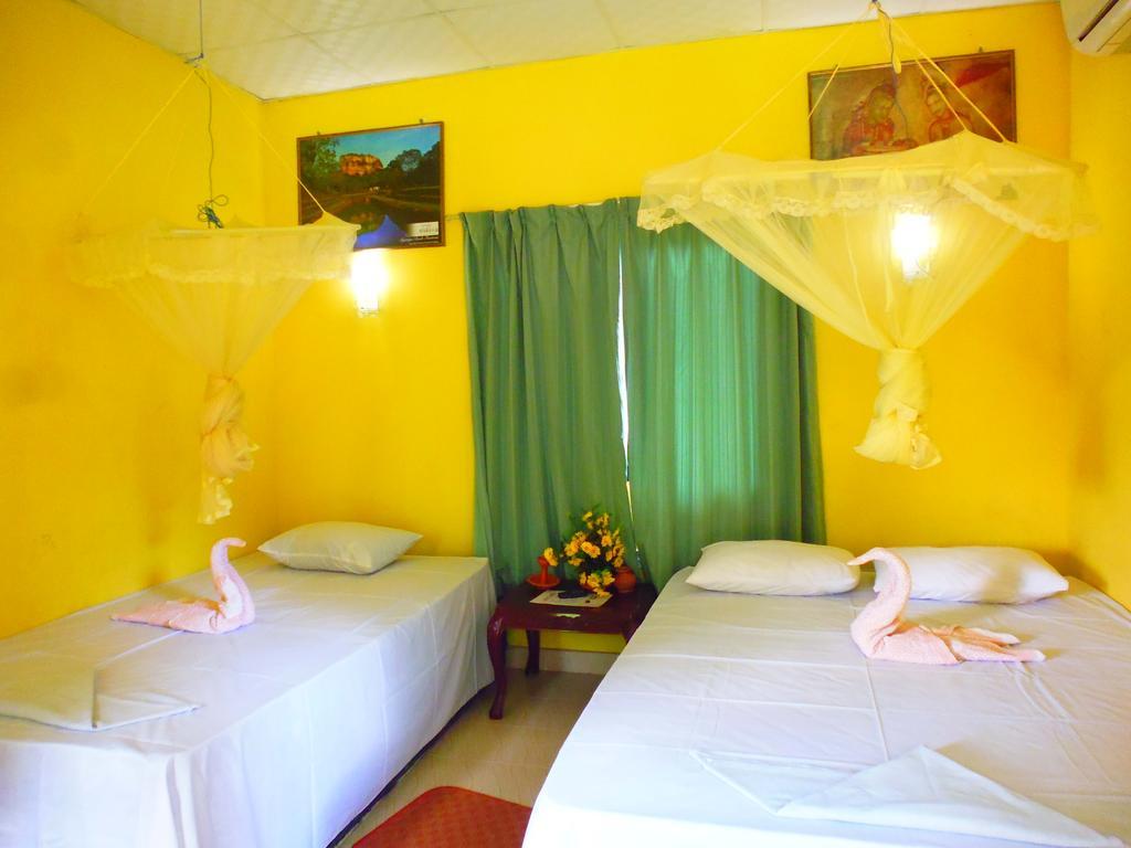 The Nilmini Lodge Сигирия Номер фото