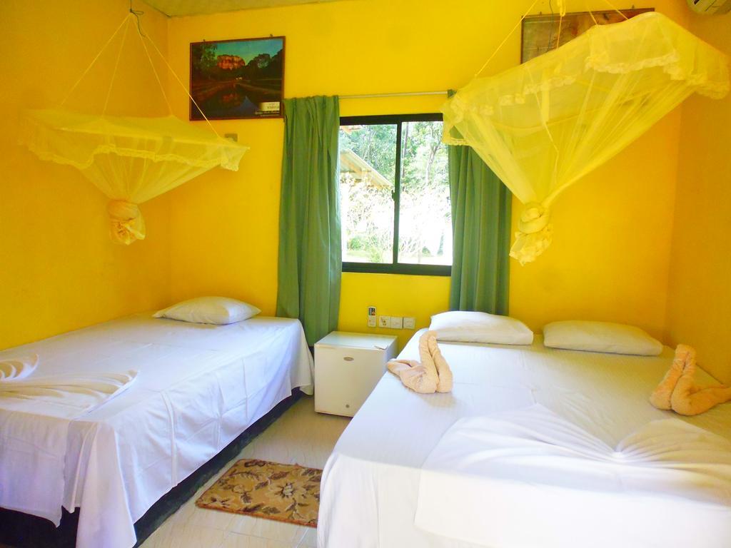 The Nilmini Lodge Сигирия Экстерьер фото