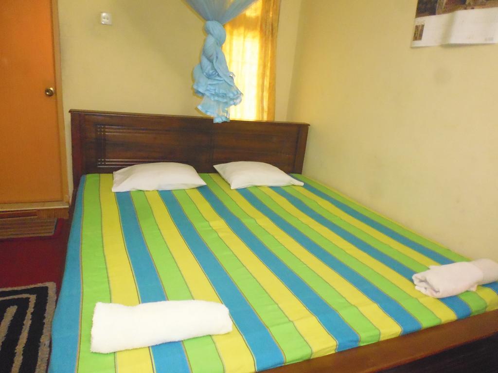 The Nilmini Lodge Сигирия Экстерьер фото