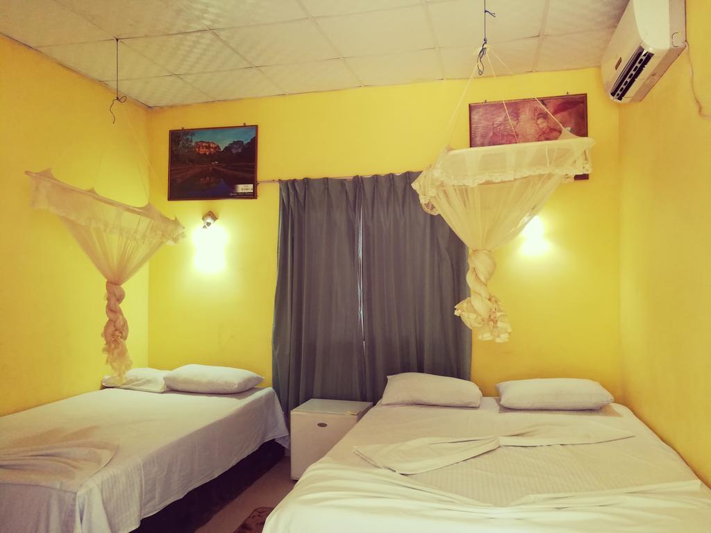 The Nilmini Lodge Сигирия Экстерьер фото