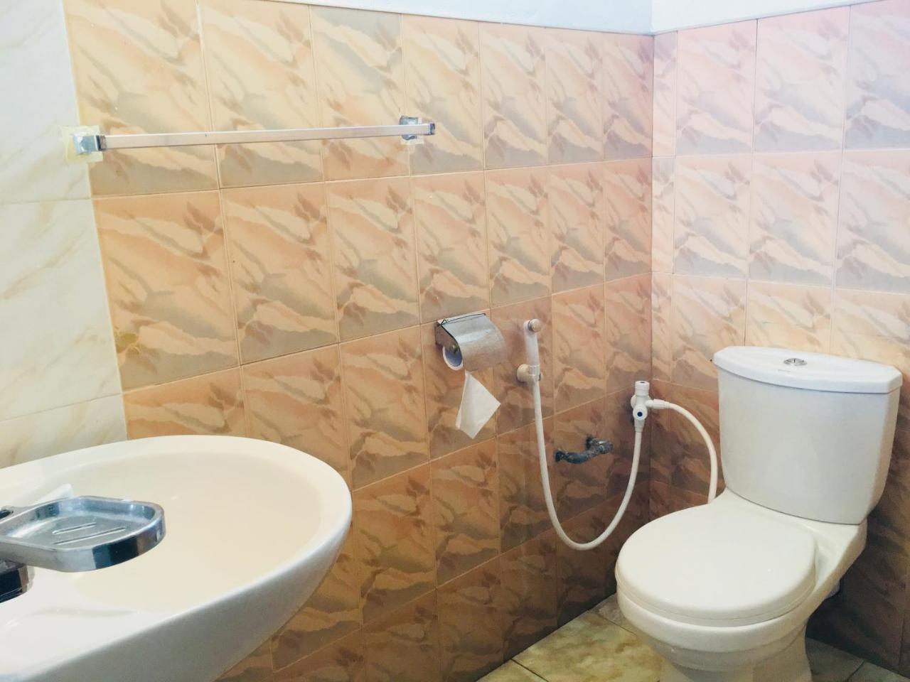 The Nilmini Lodge Сигирия Экстерьер фото