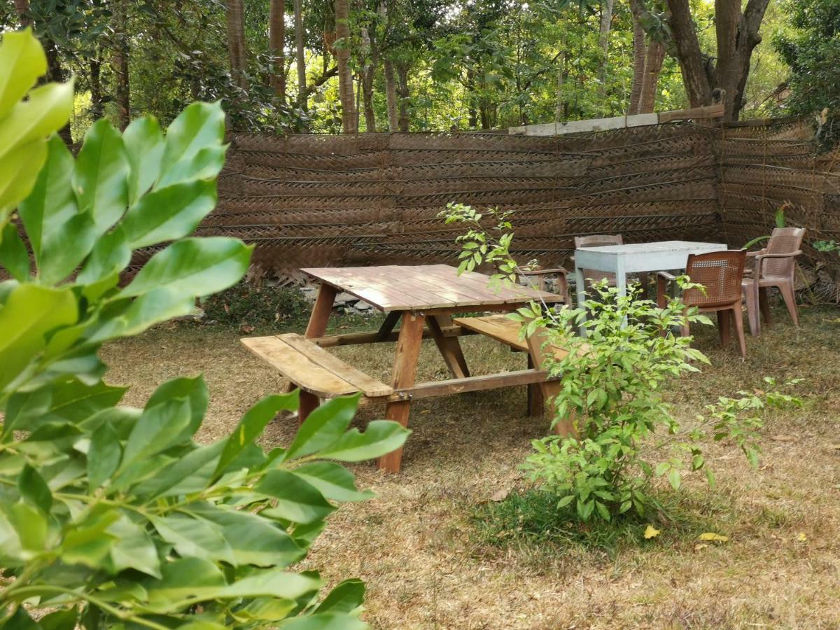 The Nilmini Lodge Сигирия Экстерьер фото